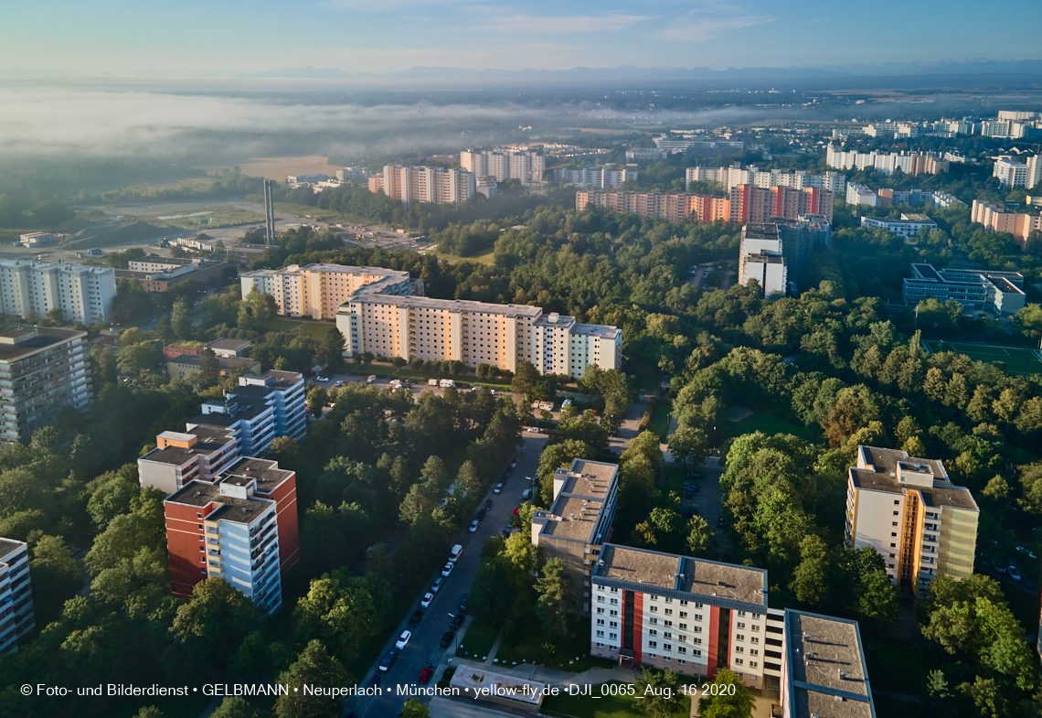 16.08.2020 Marx-Zentrum und Wohnanlage Karl-Marx-Ring 52-62 in Neuperlach
