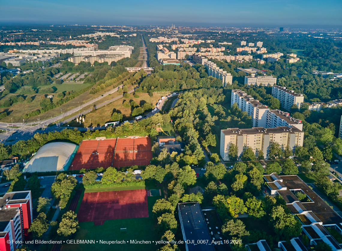 16.08.2020 Marx-Zentrum und Wohnanlage Karl-Marx-Ring 52-62 in Neuperlach