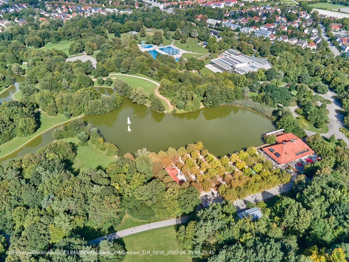 28.08.2020 - Luftaufnahmen vom Ostpark und Umgebung in Neuperlach