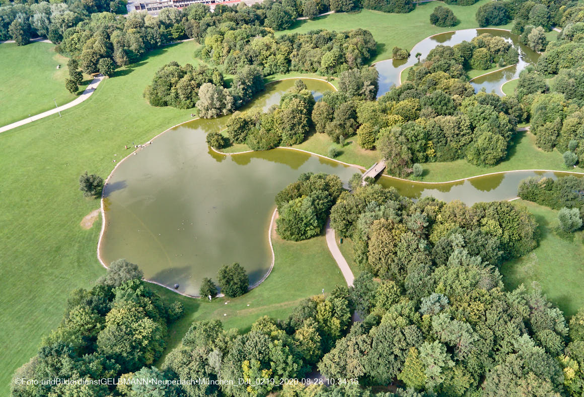 28.08.2020 - Luftaufnahmen vom Ostpark und Umgebung in Neuperlach