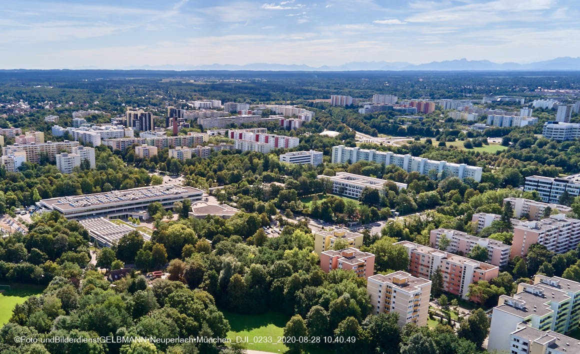 28.08.2020 - Luftaufnahmen vom Ostpark und Umgebung in Neuperlach