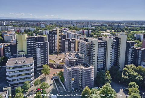 09.09.2020 - Luftbilder vom Karl-Marx-Ring 52-62 und Marx-Zentrum mit Umgebung