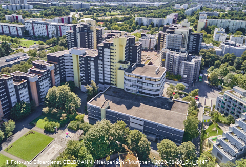 09.09.2020 - Luftbilder vom Karl-Marx-Ring 52-62 und Marx-Zentrum mit Umgebung