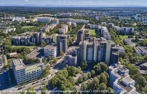 09.09.2020 - Luftbilder vom Karl-Marx-Ring 52-62 und Marx-Zentrum mit Umgebung