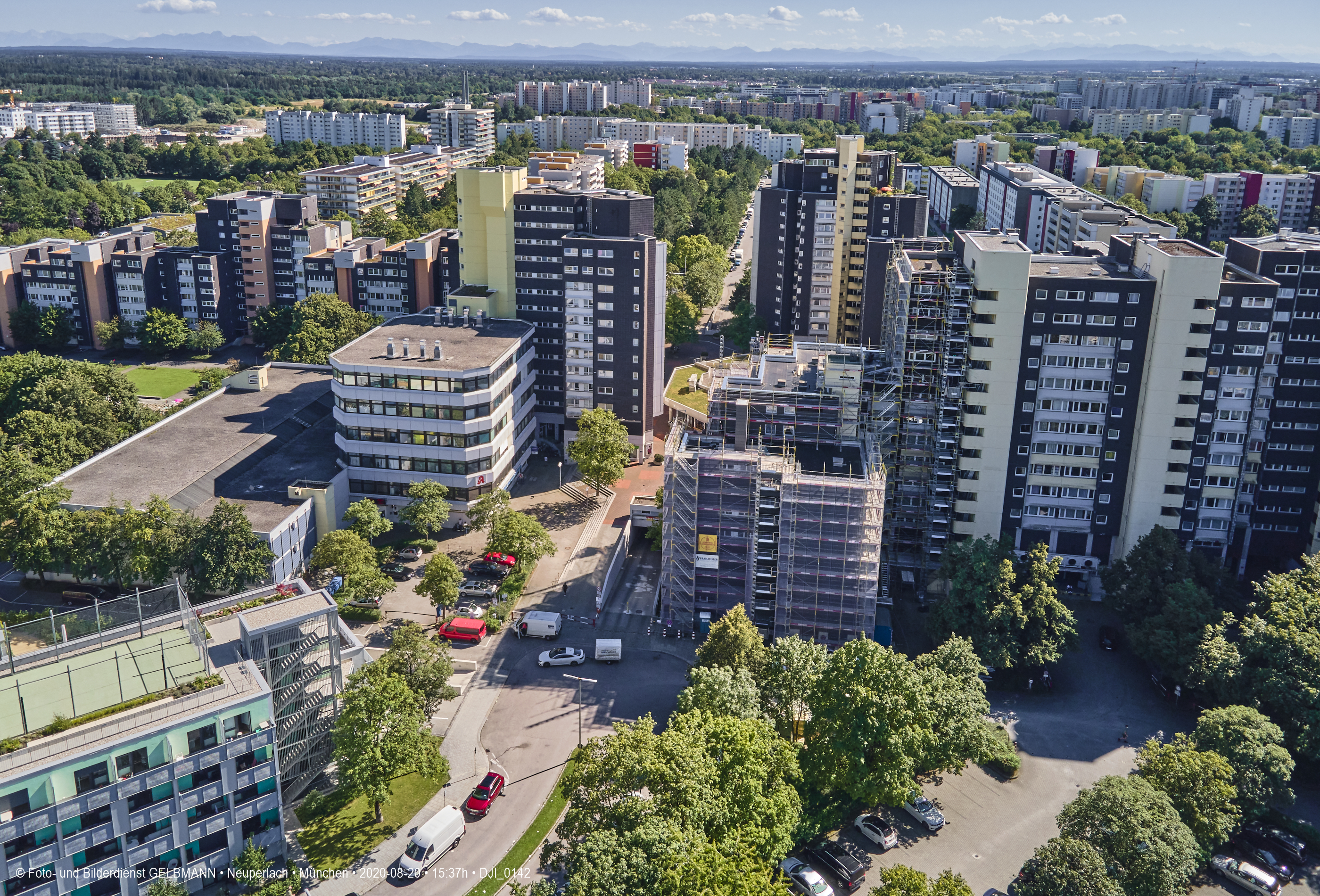 09.09.2020 - Luftbilder vom Karl-Marx-Ring 52-62 und Marx-Zentrum mit Umgebung