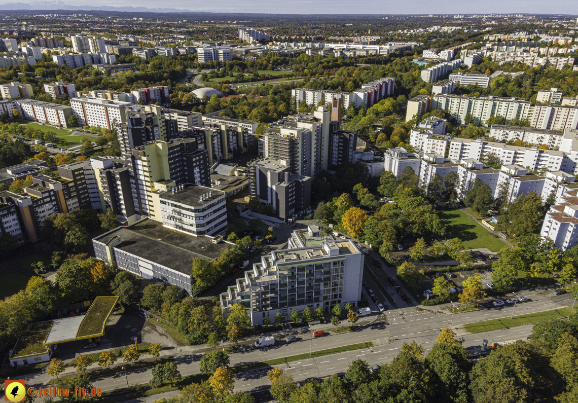 09.10.2020 - Marx-Zentrum und Wohanlage am Karl-Marx-Ring 52-62 in Neuperlach