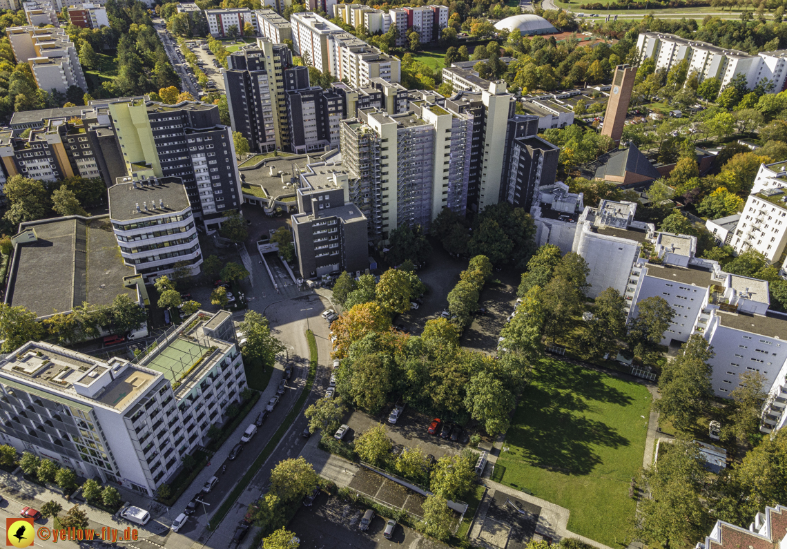 09.10.2020 - Marx-Zentrum und Wohanlage am Karl-Marx-Ring 52-62 in Neuperlach