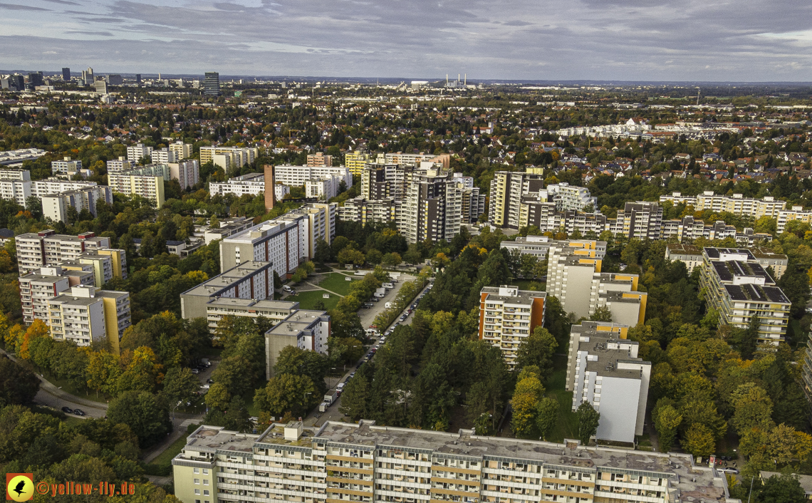 09.10.2020 - Marx-Zentrum und Wohanlage am Karl-Marx-Ring 52-62 in Neuperlach