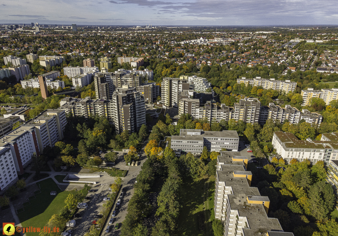 09.10.2020 - Marx-Zentrum und Wohanlage am Karl-Marx-Ring 52-62 in Neuperlach