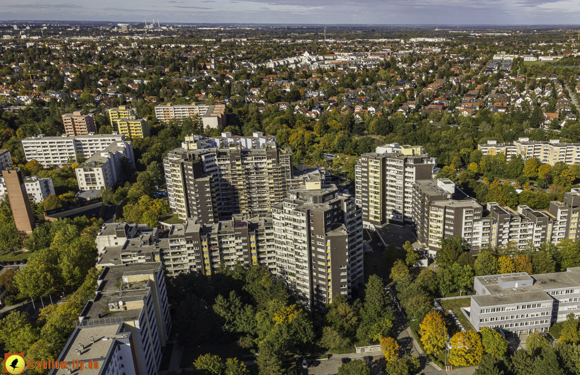 09.10.2020 - Marx-Zentrum und Wohanlage am Karl-Marx-Ring 52-62 in Neuperlach