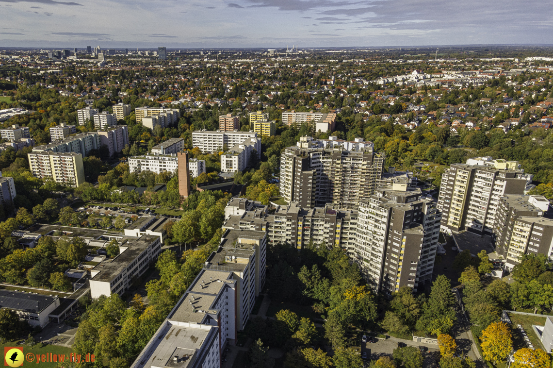 09.10.2020 - Marx-Zentrum und Wohanlage am Karl-Marx-Ring 52-62 in Neuperlach