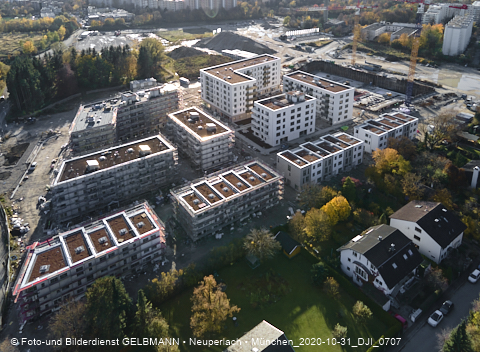 31.10.2020 - DEMOS-Baustelle und BayernHeim-Baustelle Alexiqauartier in Neuperlach