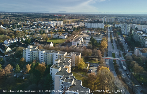 11.12.2020- das Marx-Zentrum und Wohnanlage am Karl-MArx-Ring 52-62 in Neuperlach