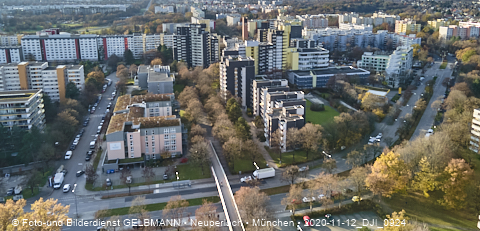 11.12.2020- das Marx-Zentrum und Wohnanlage am Karl-MArx-Ring 52-62 in Neuperlach