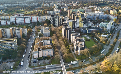 11.12.2020- das Marx-Zentrum und Wohnanlage am Karl-MArx-Ring 52-62 in Neuperlach