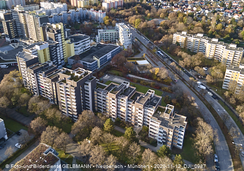 11.12.2020- das Marx-Zentrum und Wohnanlage am Karl-MArx-Ring 52-62 in Neuperlach