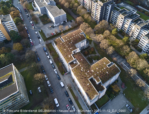 11.12.2020- das Marx-Zentrum und Wohnanlage am Karl-MArx-Ring 52-62 in Neuperlach
