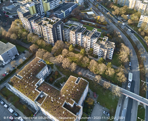 11.12.2020- das Marx-Zentrum und Wohnanlage am Karl-MArx-Ring 52-62 in Neuperlach