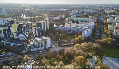 11.12.2020- das Marx-Zentrum und Wohnanlage am Karl-MArx-Ring 52-62 in Neuperlach