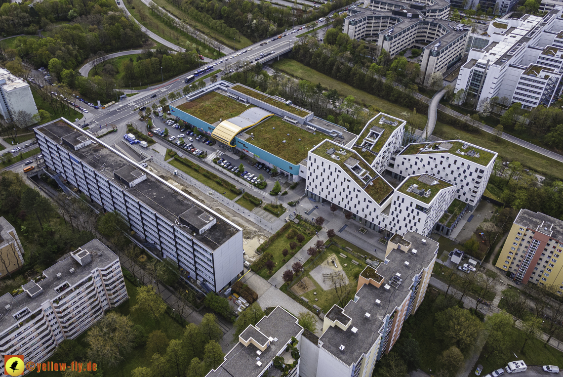 04.05.2021 - Baustelle im Plettzentrum zur Montessori-Schule Neuperlach