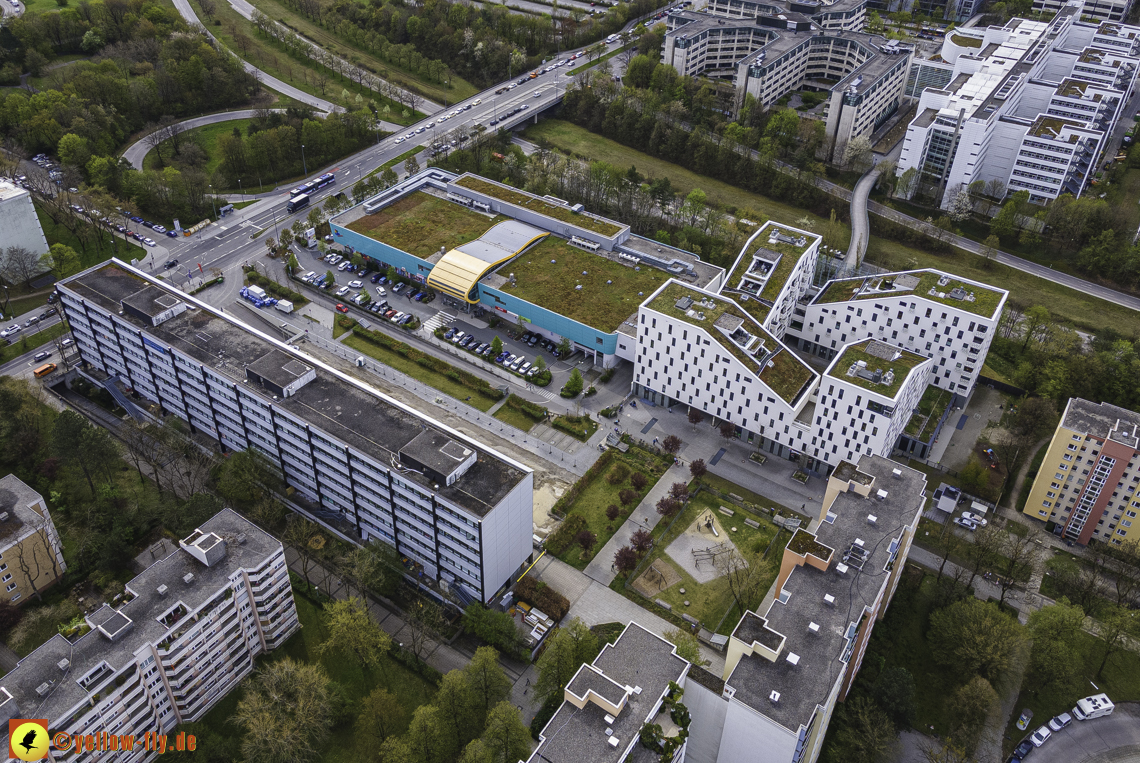 04.05.2021 - Baustelle im Plettzentrum zur Montessori-Schule Neuperlach