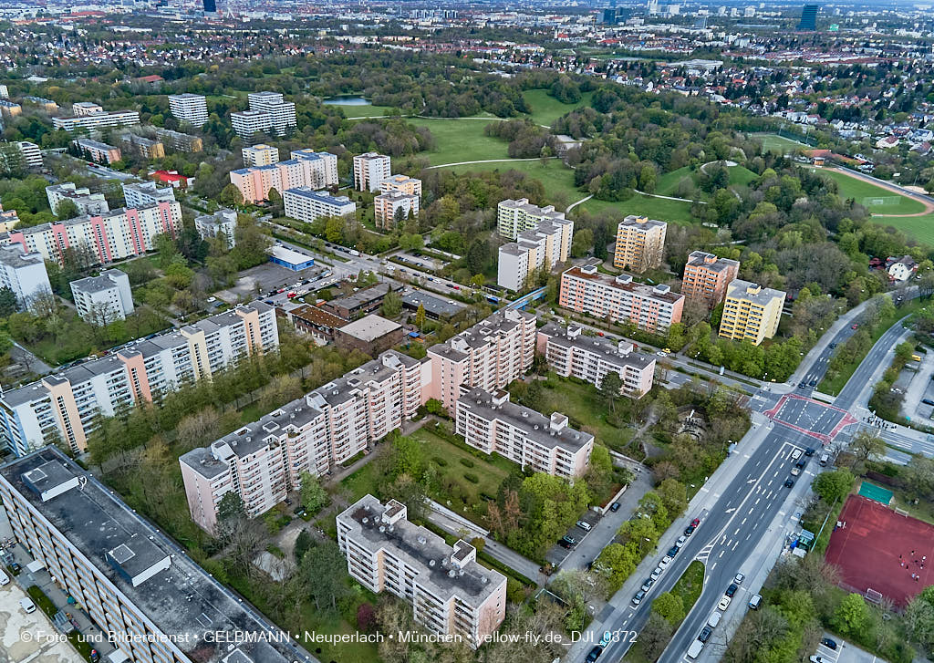 04.05.2021 - Quiddestrasse - Ecke Albert-Schweitzer-Strasse-in-Neuperlach 04.05.2021 - Quiddestrasse - Ecke Albert-Schweitzer-Strasse-in-Neuperlach