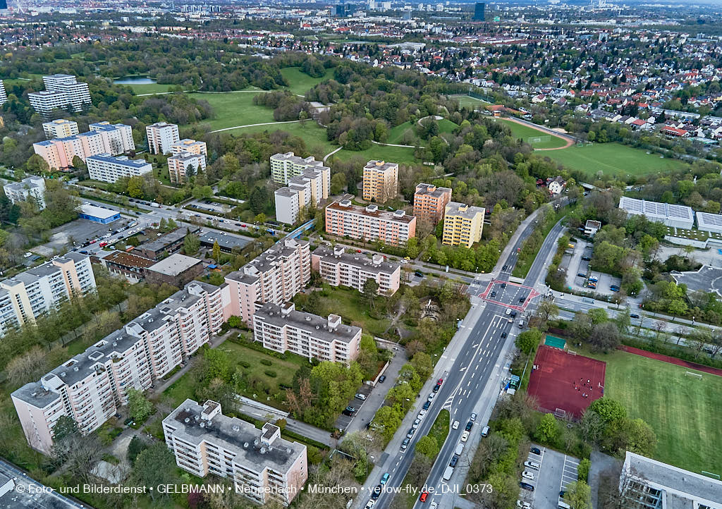 04.05.2021 - Quiddestrasse - Ecke Albert-Schweitzer-Strasse-in-Neuperlach 04.05.2021 - Quiddestrasse - Ecke Albert-Schweitzer-Strasse-in-Neuperlach