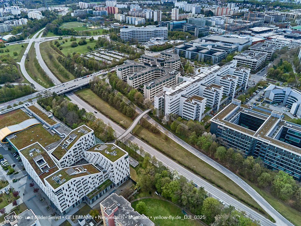 04.05.2021 - Wohnring und Versicherungsgebäude in Neuperlach 04.05.2021 - Wohnring und Versicherungsgebäude in Neuperlach