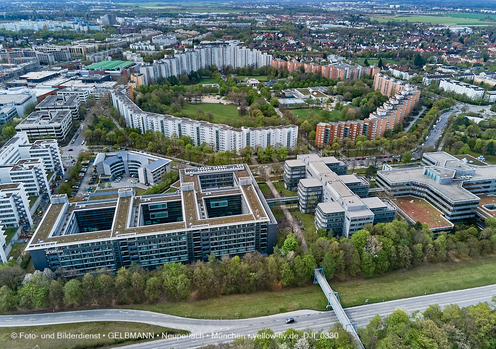 04.05.2021 - Wohnring und Versicherungsgebäude in Neuperlach 04.05.2021 - Wohnring und Versicherungsgebäude in Neuperlach
