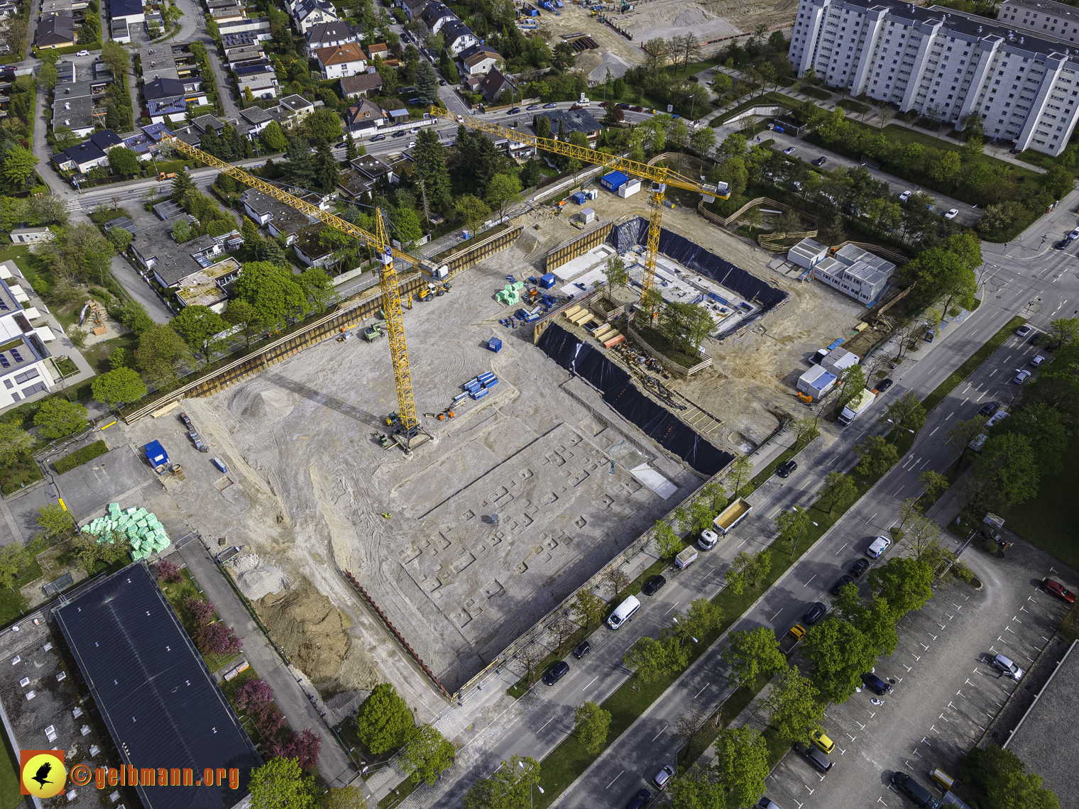 08.05.2021 - Luftbilder Marx-Zentrum und Wohnanalge Karl-Marx-Ring 52-62 in Neuperlach
