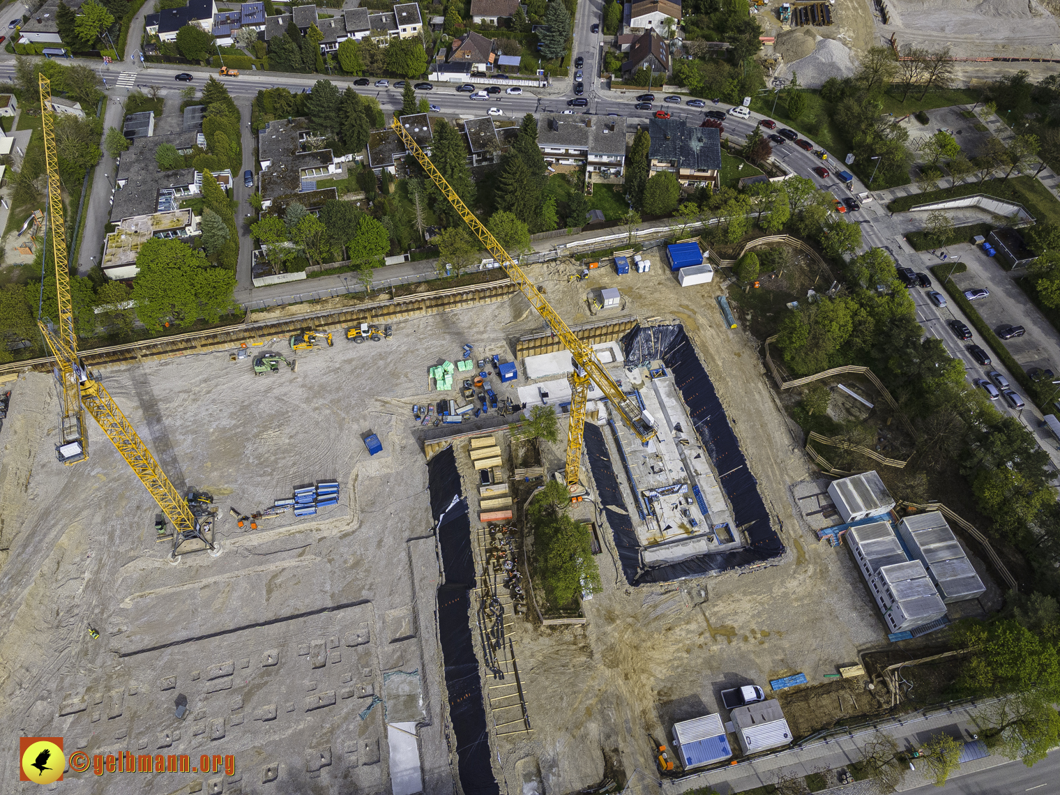 08.05.2021 - Luftbilder Marx-Zentrum und Wohnanalge Karl-Marx-Ring 52-62 in Neuperlach