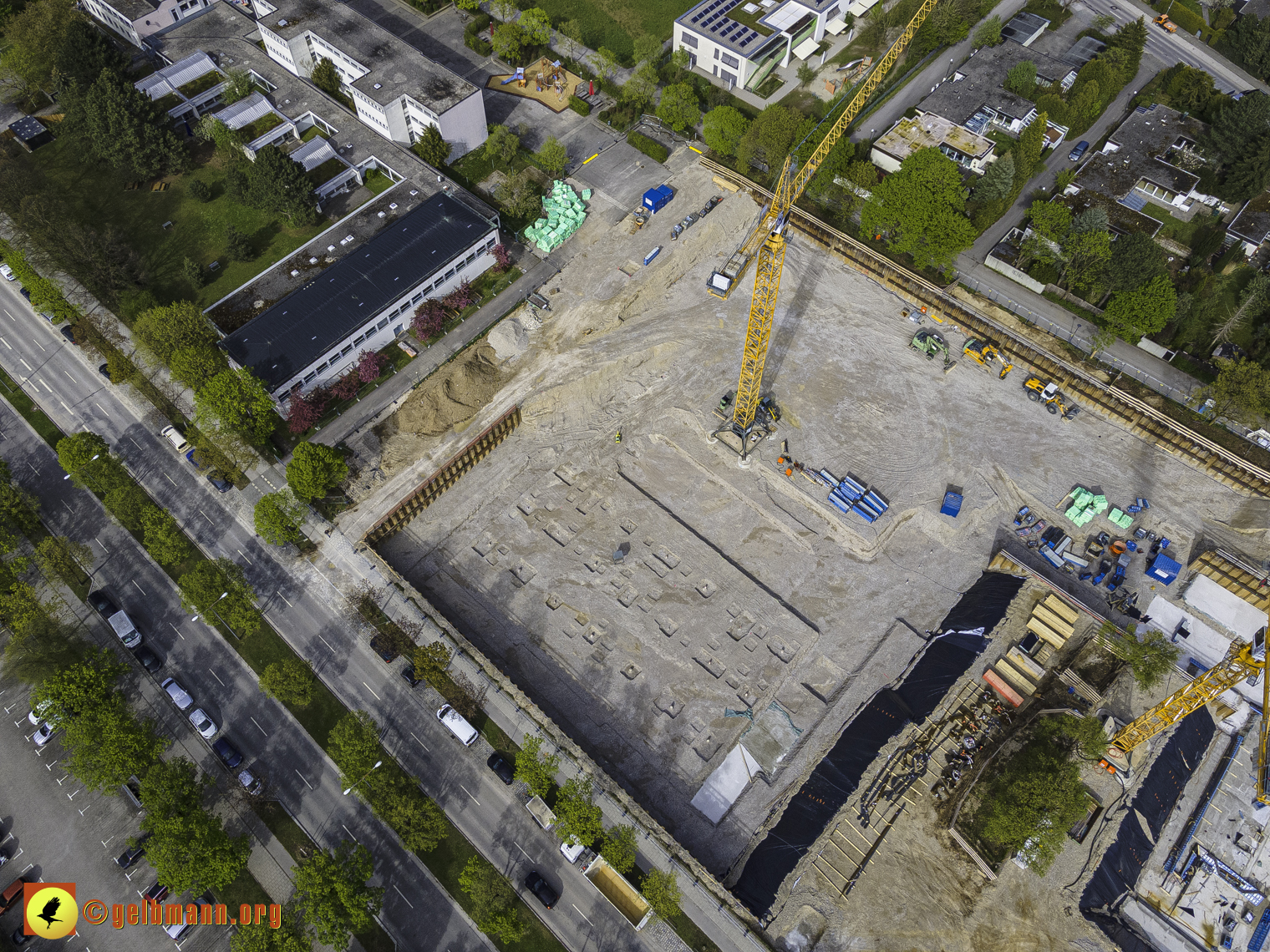 08.05.2021 - Luftbilder Marx-Zentrum und Wohnanalge Karl-Marx-Ring 52-62 in Neuperlach