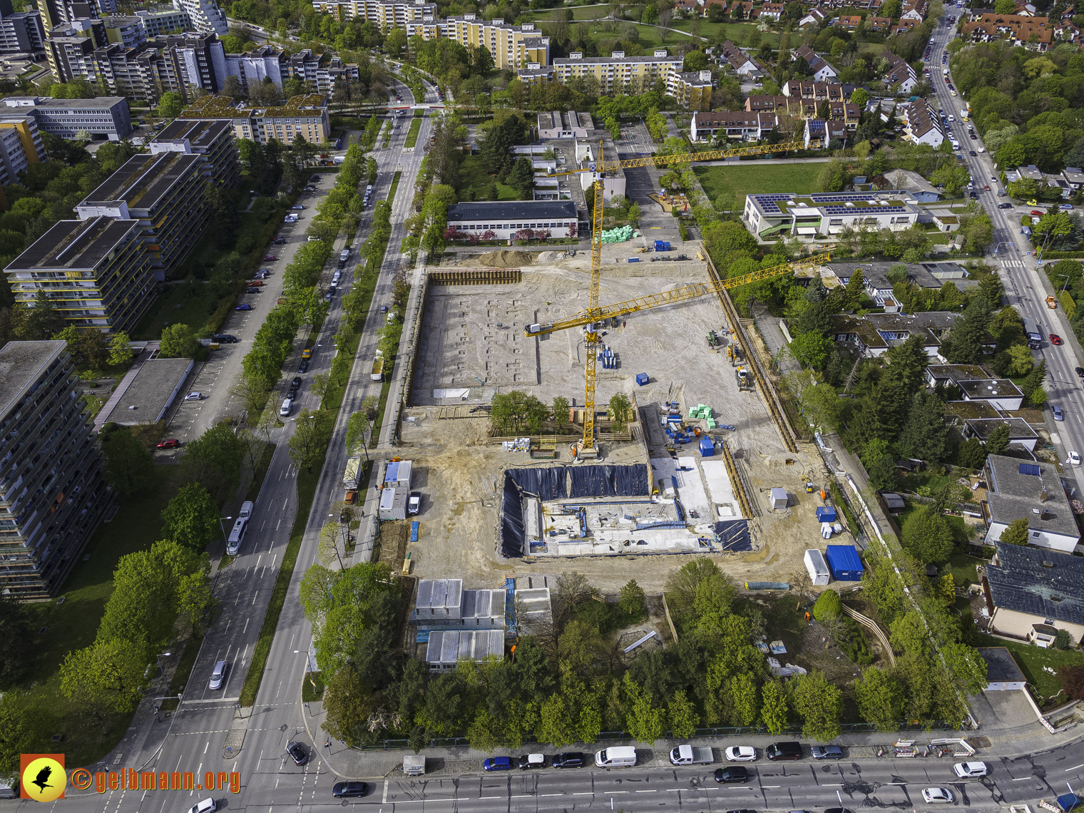 08.05.2021 - Luftbilder Marx-Zentrum und Wohnanalge Karl-Marx-Ring 52-62 in Neuperlach