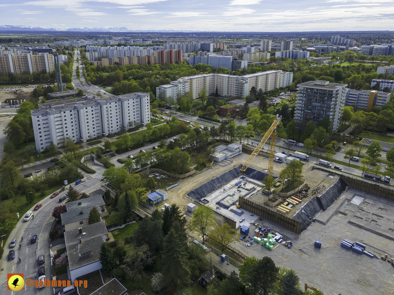 08.05.2021 - Luftbilder Marx-Zentrum und Wohnanalge Karl-Marx-Ring 52-62 in Neuperlach