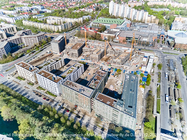09.05.2021 - Rentenversicherung neben SVN-Sportanlage und Neubau von PerlachPlaza 