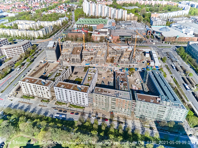 09.05.2021 - Rentenversicherung neben SVN-Sportanlage und Neubau von PerlachPlaza 