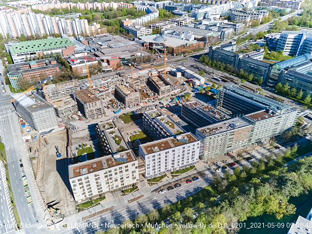 09.05.2021 - Rentenversicherung neben SVN-Sportanlage und Neubau von PerlachPlaza 