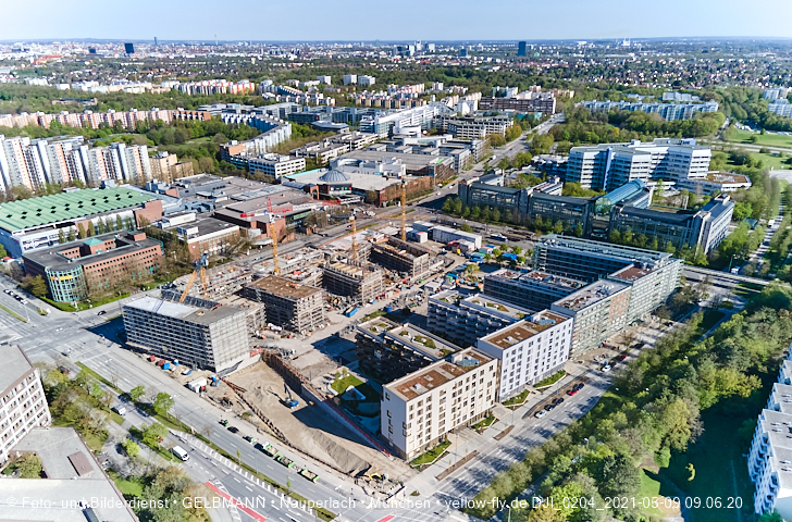 09.05.2021 - Rentenversicherung neben SVN-Sportanlage und Neubau von PerlachPlaza 