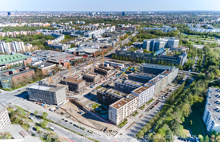 09.05.2021 - Rentenversicherung neben SVN-Sportanlage und Neubau von PerlachPlaza 