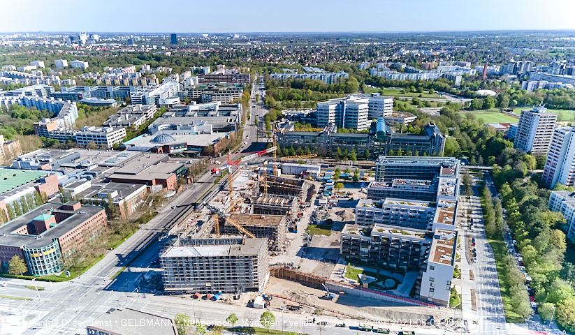 09.05.2021 - Rentenversicherung neben SVN-Sportanlage und Neubau von PerlachPlaza 