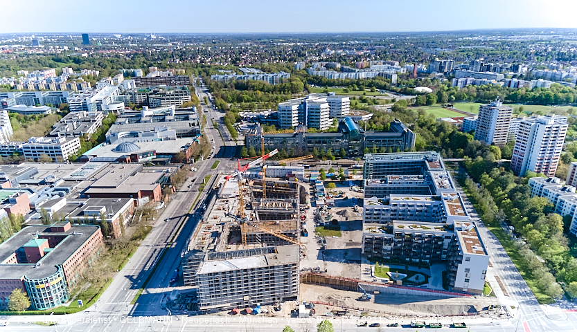 09.05.2021 - Rentenversicherung neben SVN-Sportanlage und Neubau von PerlachPlaza 