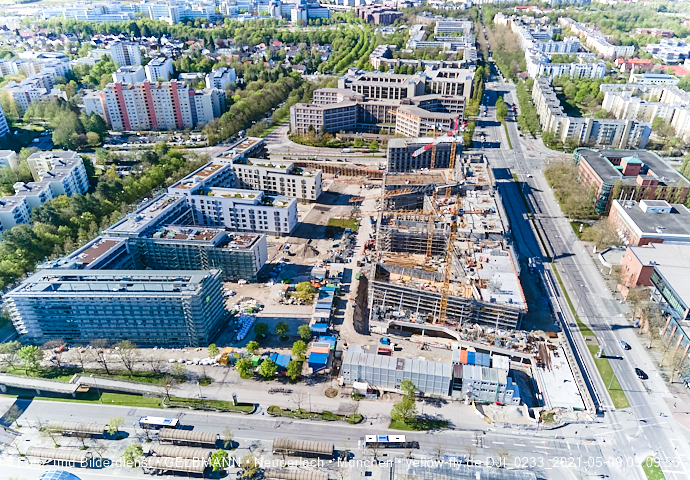 09.05.2021 - Rentenversicherung neben SVN-Sportanlage und Neubau von PerlachPlaza 
