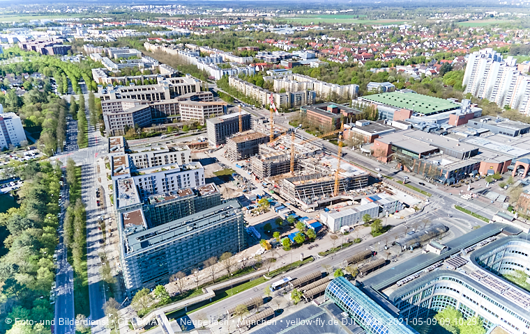 09.05.2021 - Rentenversicherung neben SVN-Sportanlage und Neubau von PerlachPlaza 