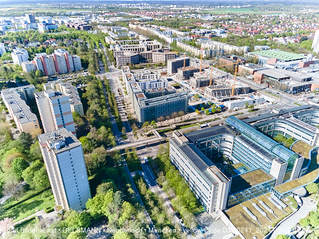 09.05.2021 - Rentenversicherung neben SVN-Sportanlage und Neubau von PerlachPlaza 
