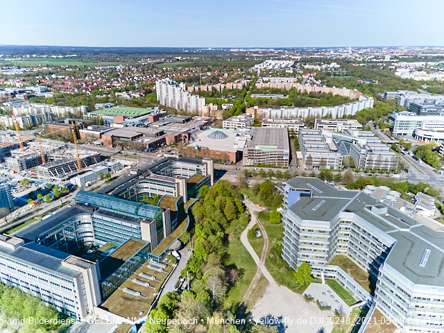 09.05.2021 - Rentenversicherung neben SVN-Sportanlage und Neubau von PerlachPlaza 