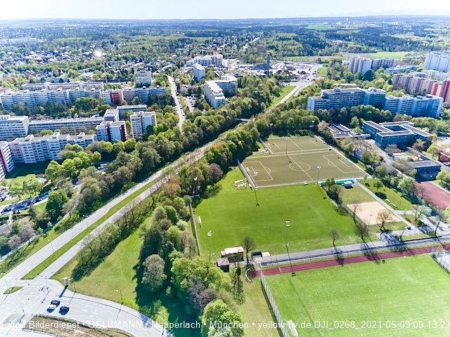 09.05.2021 - Rentenversicherung neben SVN-Sportanlage und Neubau von PerlachPlaza 