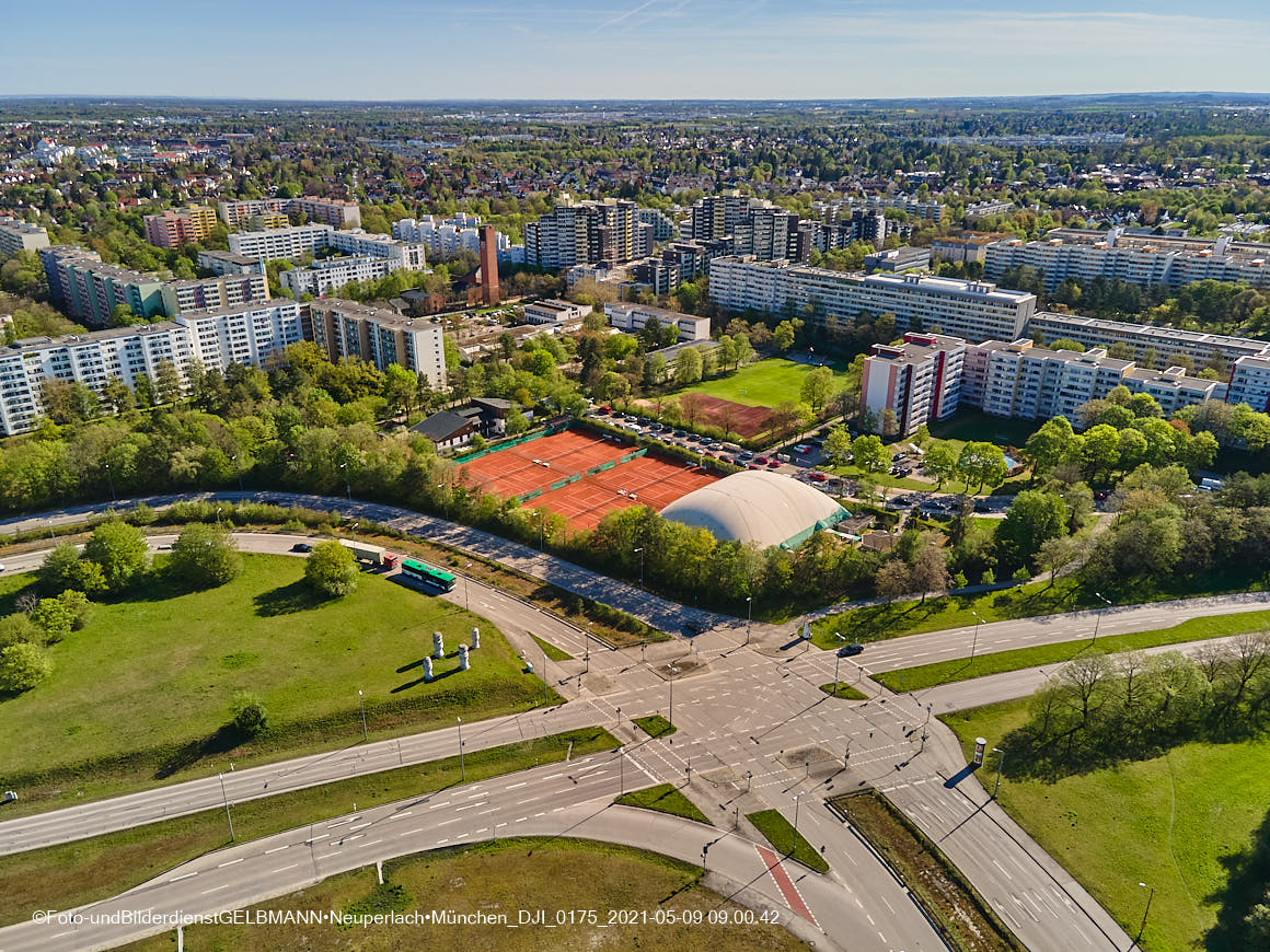 14.05.2021 - Luftaufnahmen von der Ständlerstraße und Umgebung in Neuperlach