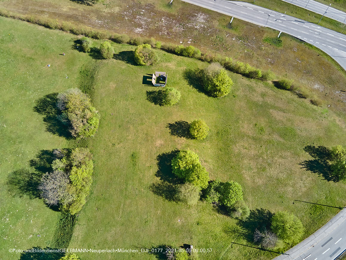 14.05.2021 - Luftaufnahmen von der Ständlerstraße und Umgebung in Neuperlach