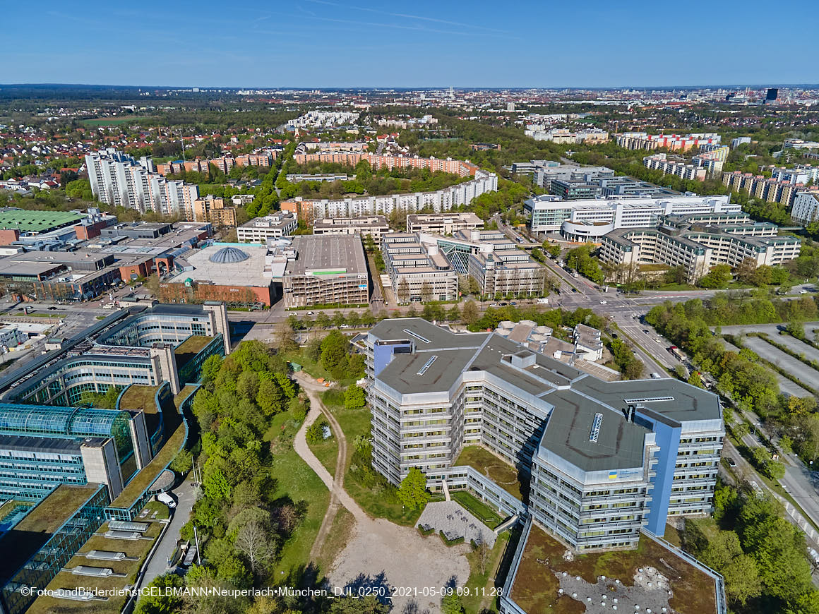 14.05.2021 - Luftaufnahmen von der Ständlerstraße und Umgebung in Neuperlach