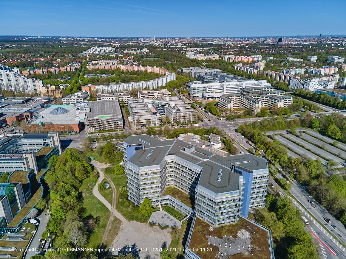 14.05.2021 - Luftaufnahmen von der Ständlerstraße und Umgebung in Neuperlach